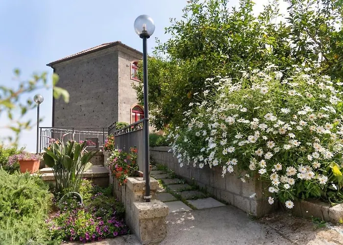Sorrentovibes - Sea View Rooftop Apartment With Jacuzzi & Garden