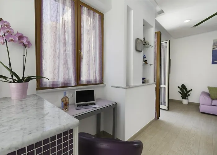 AMORE RENTALS - Rose Sorrento House