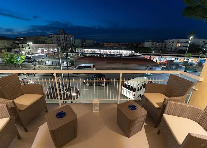 Charming Luxury Apartment: Sorrento Center