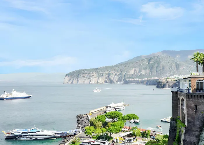 Charming Studio With Sea View In Sorrento - 35 Sqm + Terrace che accetta animali