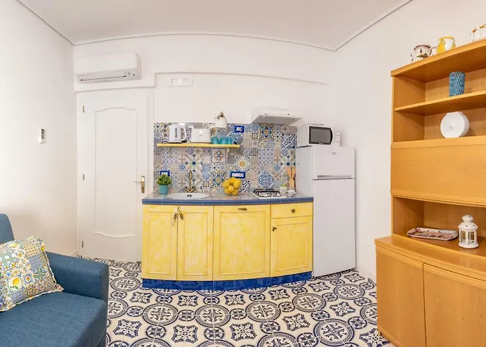 La Casetta Linda - New 2 Bedroom Apt In Sorrento With Seaview Terrace
